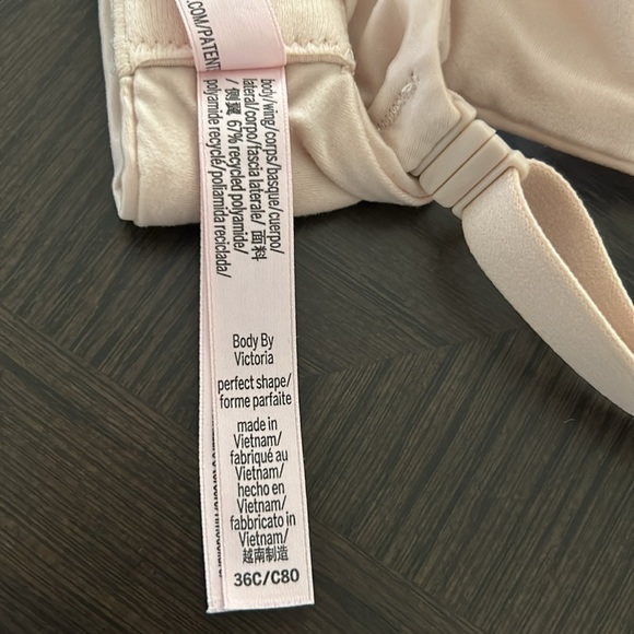 Victoria Secret perfect shape 36C - Picture 3 of 4